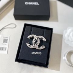 CHANEL 브로치