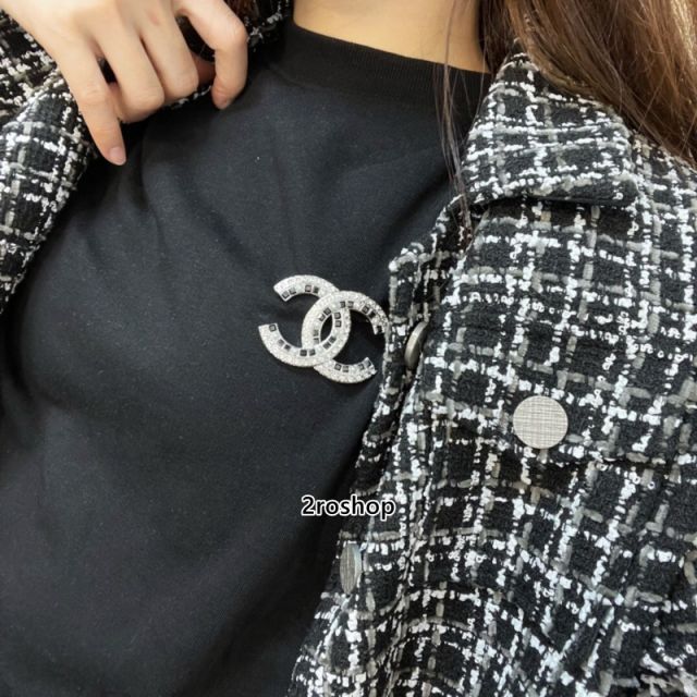 CHANEL 브로치