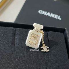 CHANEL 브로치