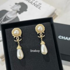 CHANEL 피어싱