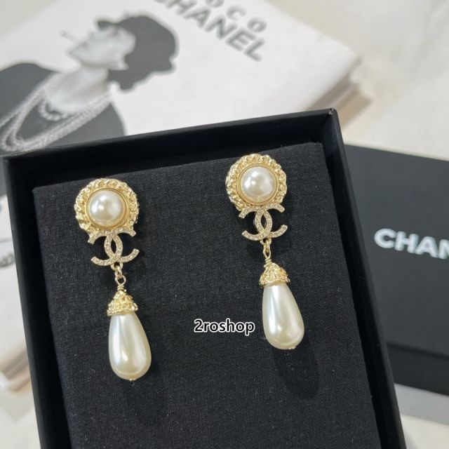 CHANEL 피어싱