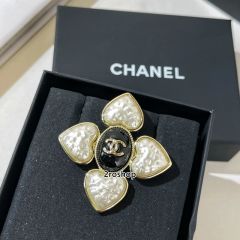 CHANEL 브로치
