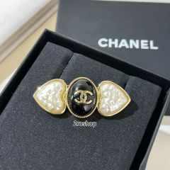CHANEL 브로치