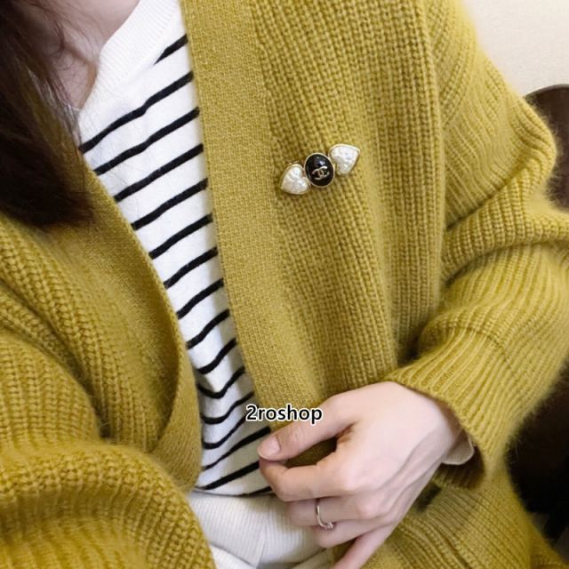CHANEL 브로치