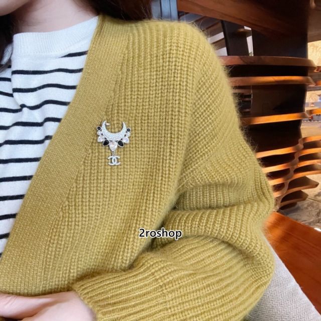 CHANEL 브로치