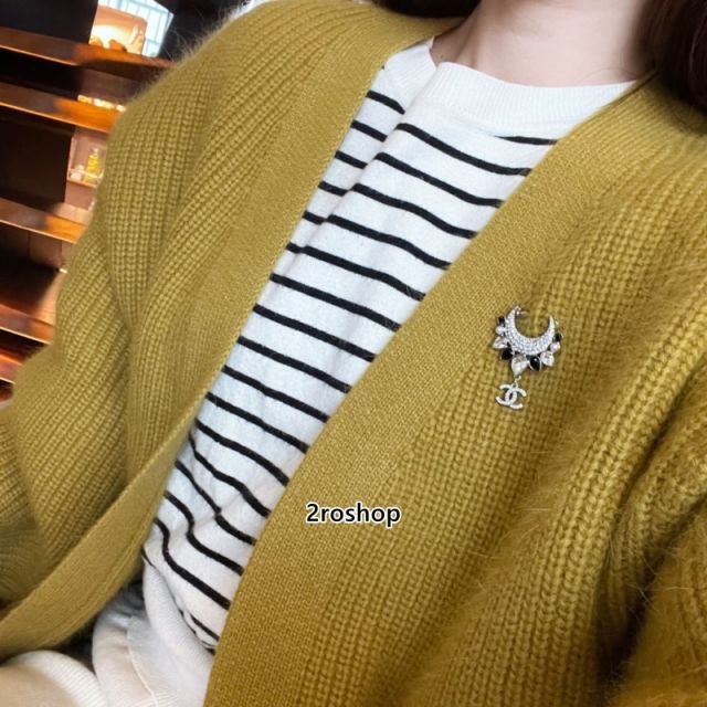 CHANEL 브로치