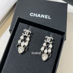 CHANEL 피어싱