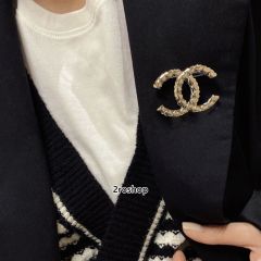 CHANEL 브로치