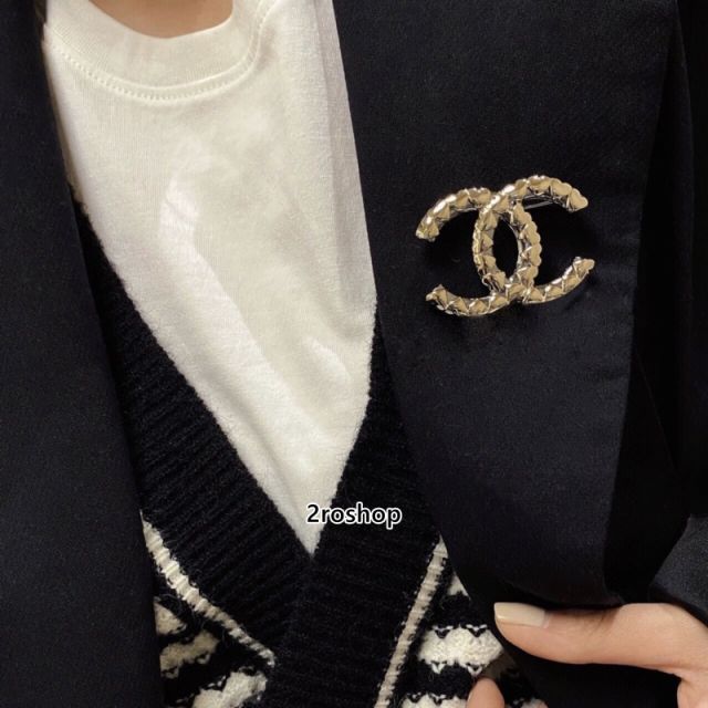 CHANEL 브로치