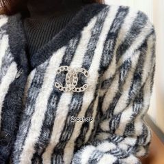 CHANEL 브로치