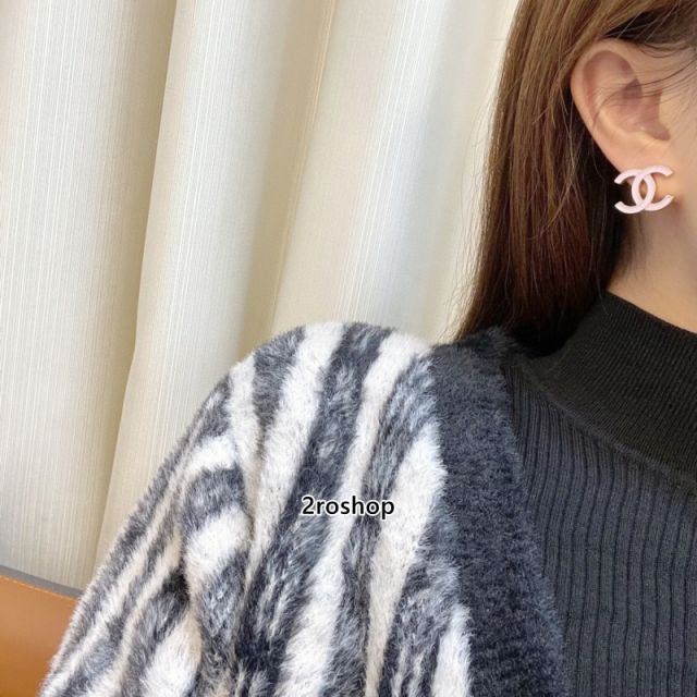 CHANEL 피어싱