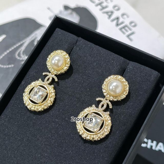CHANEL 피어싱
