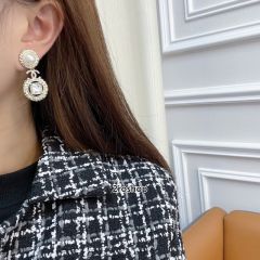 CHANEL 피어싱