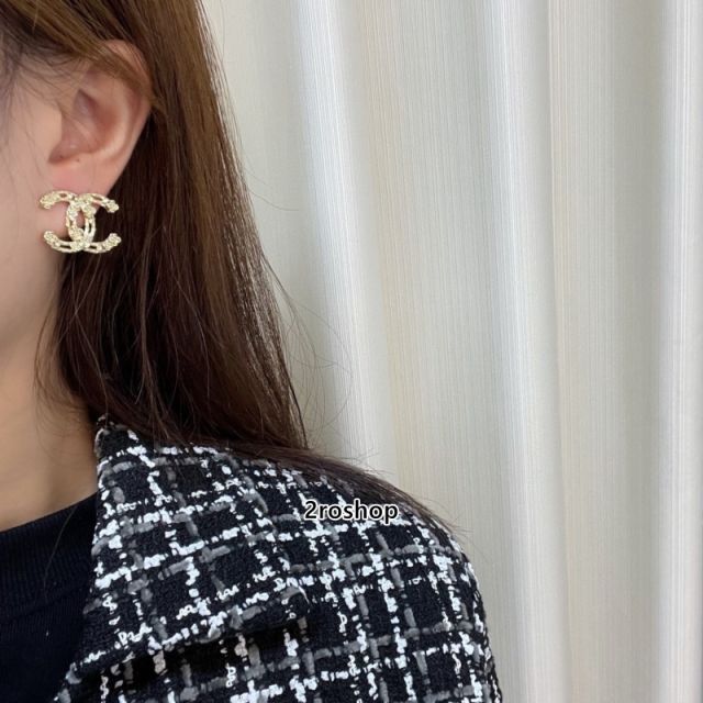 CHANEL 피어싱