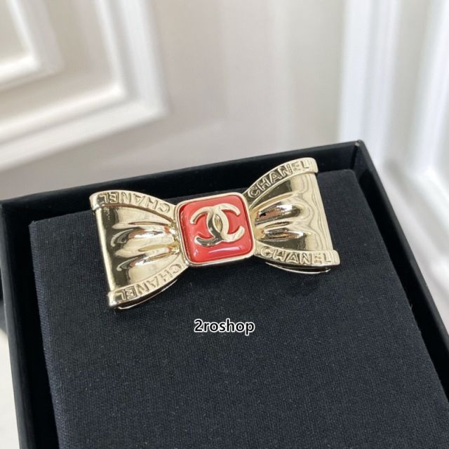 CHANEL 브로치