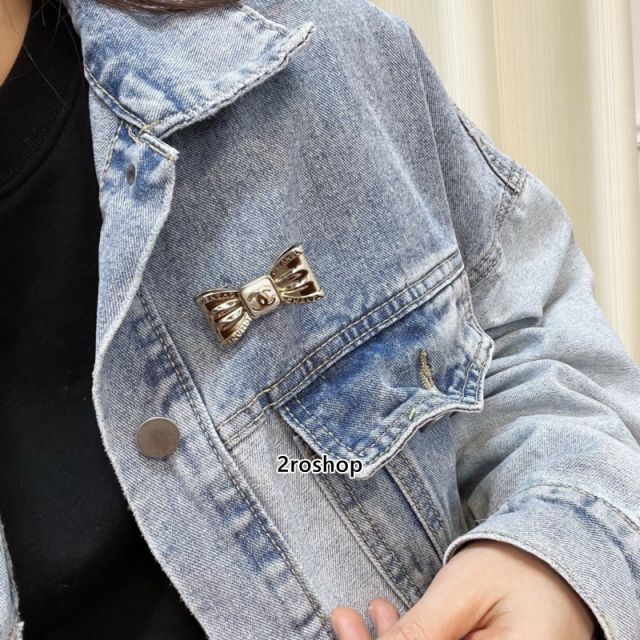 CHANEL 브로치