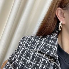 CHANEL 피어싱