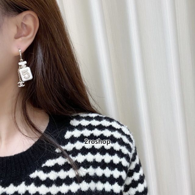 CHANEL 피어싱