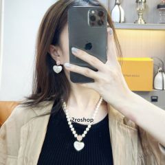 CHANEL 피어싱