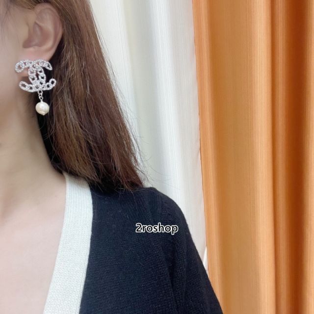 CHANEL 피어싱