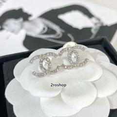 CHANEL 피어싱
