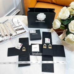 CHANEL 피어싱