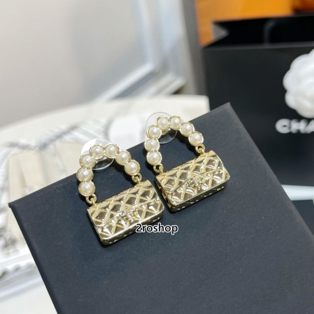 CHANEL 피어싱