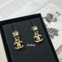 CHANEL 피어싱