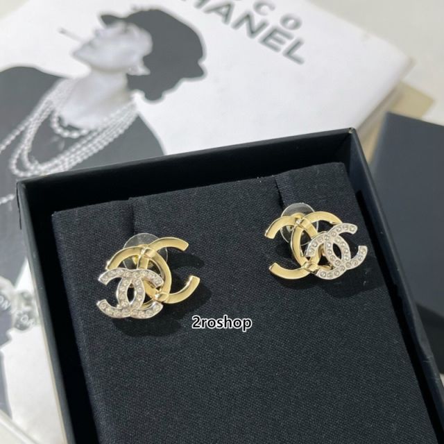 CHANEL 피어싱