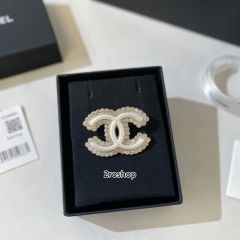 CHANEL 브로치