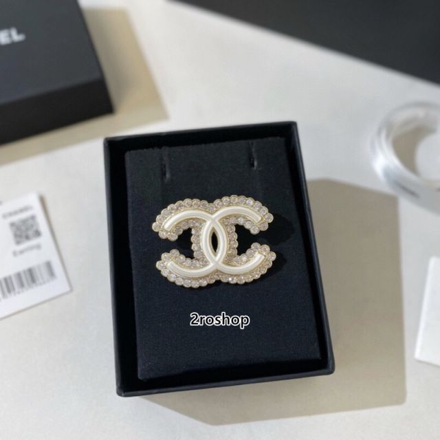 CHANEL 브로치