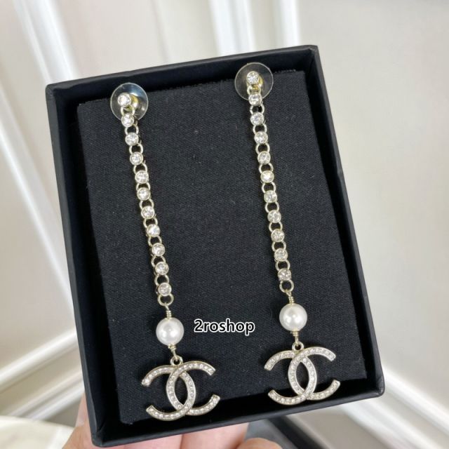 CHANEL 피어싱