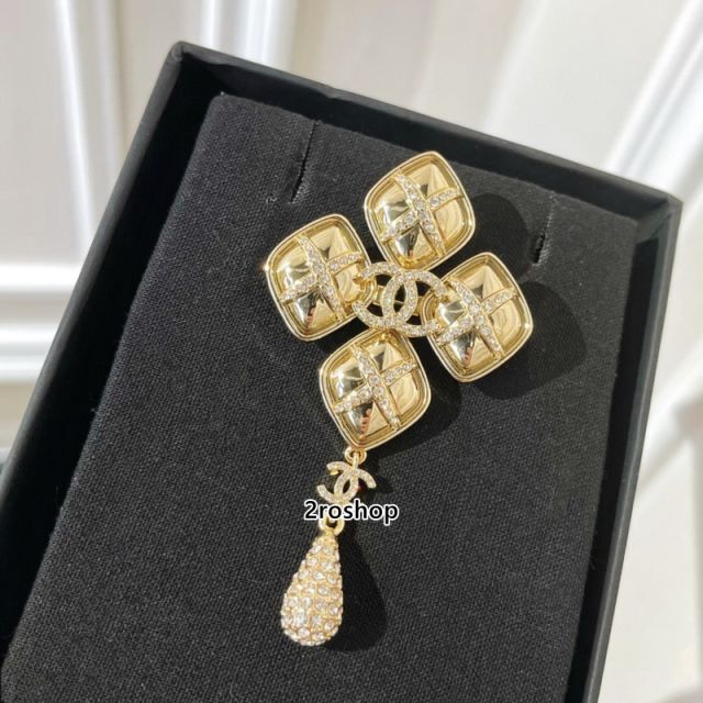 CHANEL 브로치