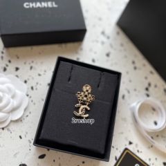 CHANEL 브로치