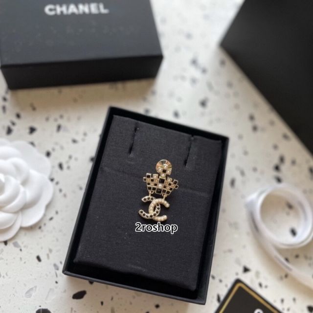 CHANEL 브로치