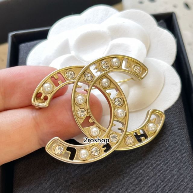 CHANEL 브로치