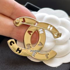 CHANEL 브로치