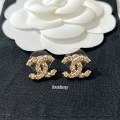 CHANEL 피어싱