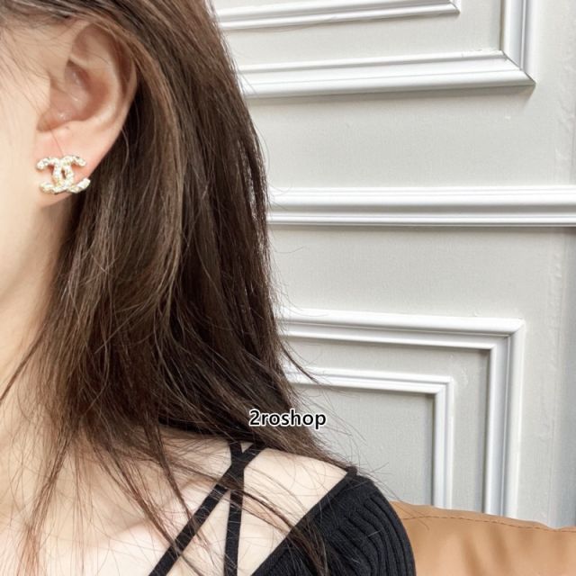 CHANEL 피어싱