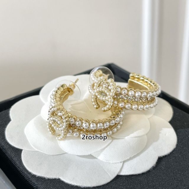 CHANEL 피어싱