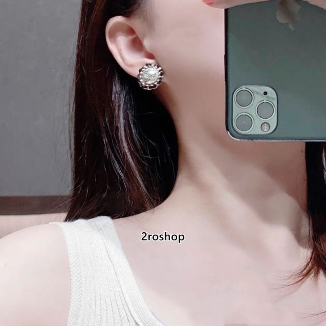 CHANEL 피어싱
