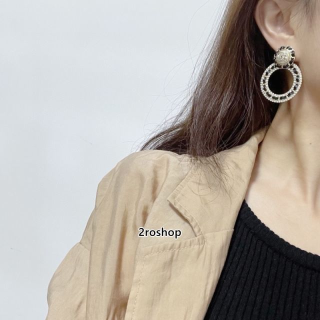 CHANEL 피어싱