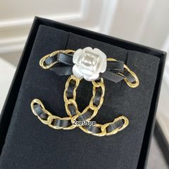 CHANEL 브로치