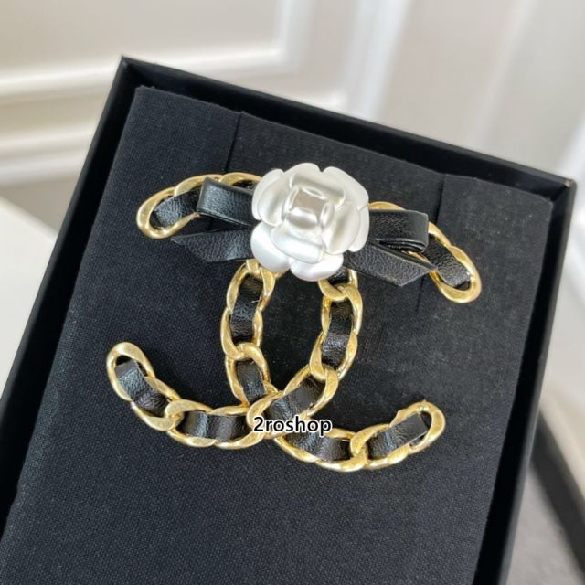 CHANEL 브로치