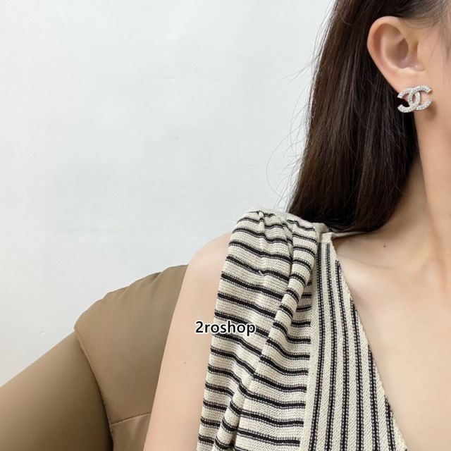 CHANEL 피어싱