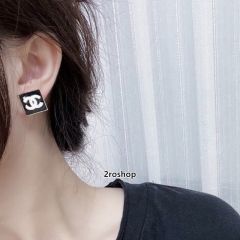 CHANEL 피어싱