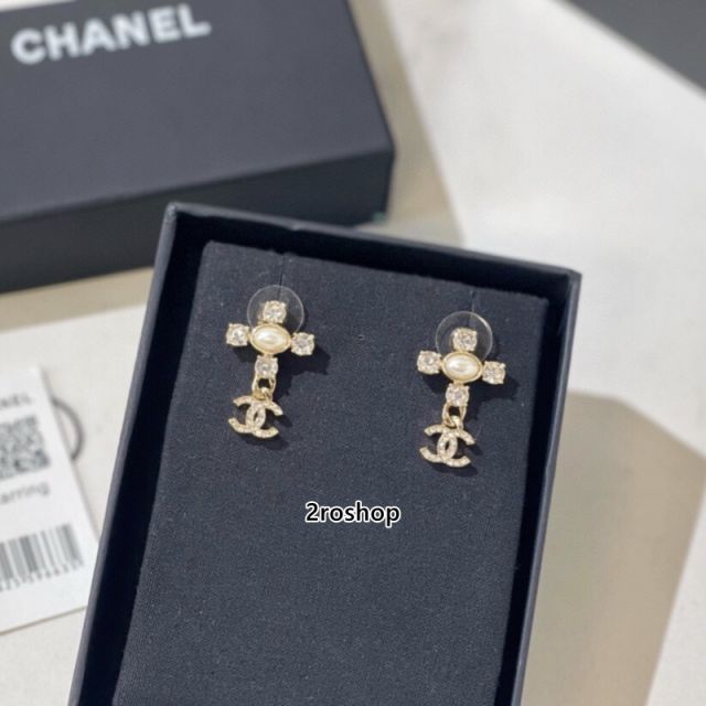 CHANEL 피어싱