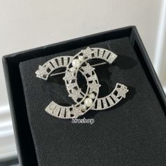 CHANEL 브로치