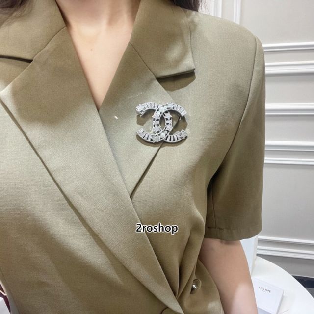 CHANEL 브로치