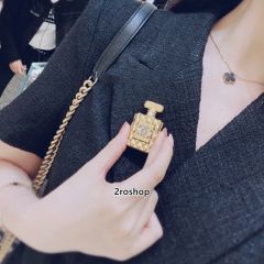 CHANEL 브로치